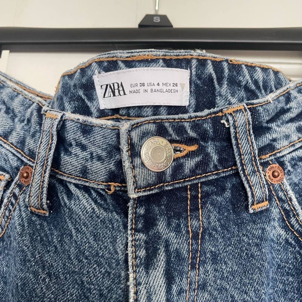 Zara Distressed Blue Jeans